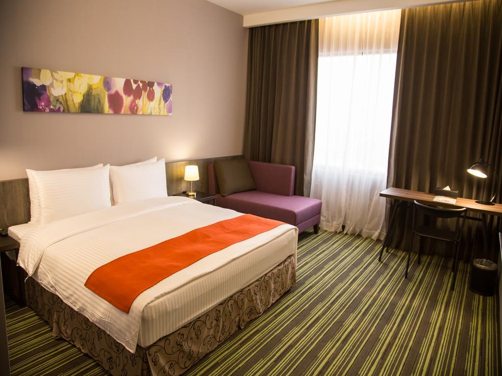 Hoya Resort Hotel Гаосюн Экстерьер фото